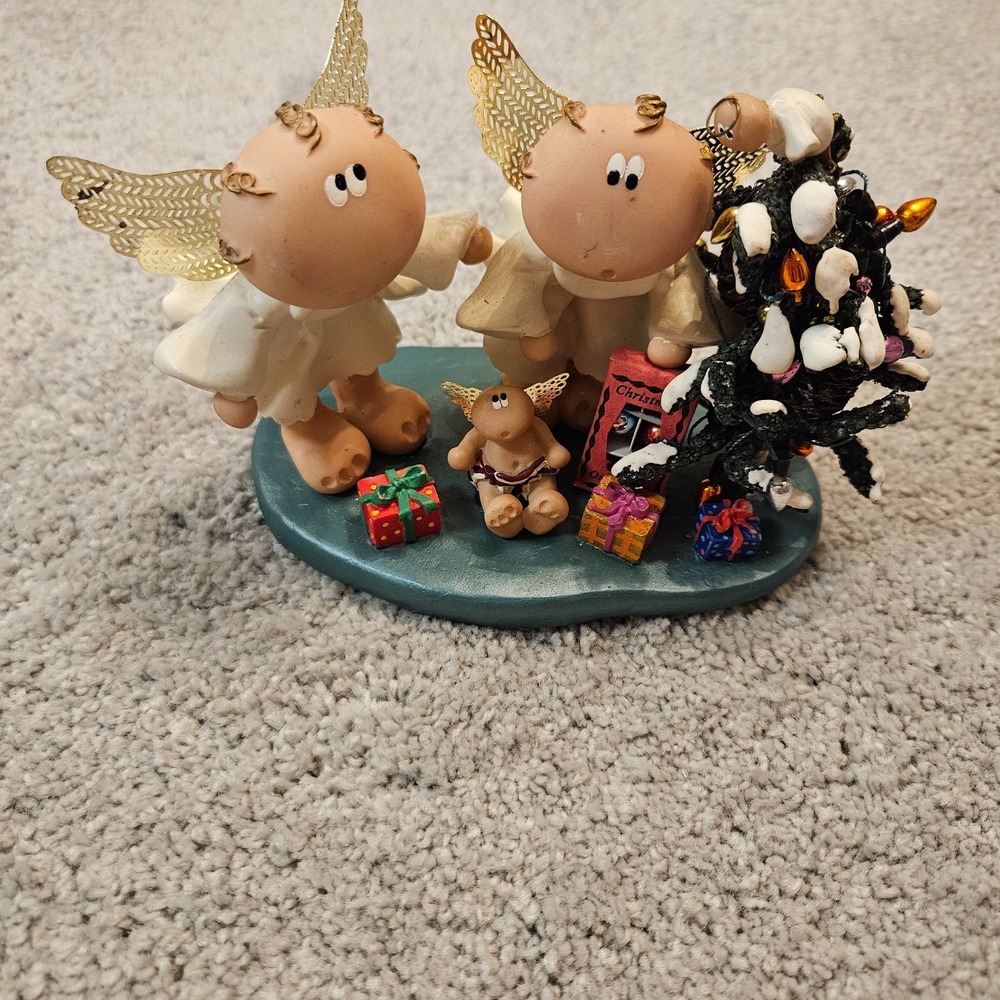 Vintage Russ Berrie‎ Angel Cheeks Christmas Figurine Scene 22031 3 Angels Tree